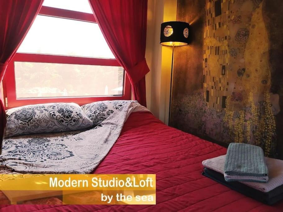 הוילה אפאנומי Modern Studio&Loft By The Sea מראה חיצוני תמונה